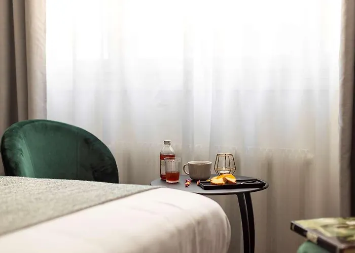 H Tel Edmond W Hotel Lyon